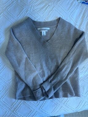 2/$30 Max Studio Women's beige V-Neck Ribbed Sweater